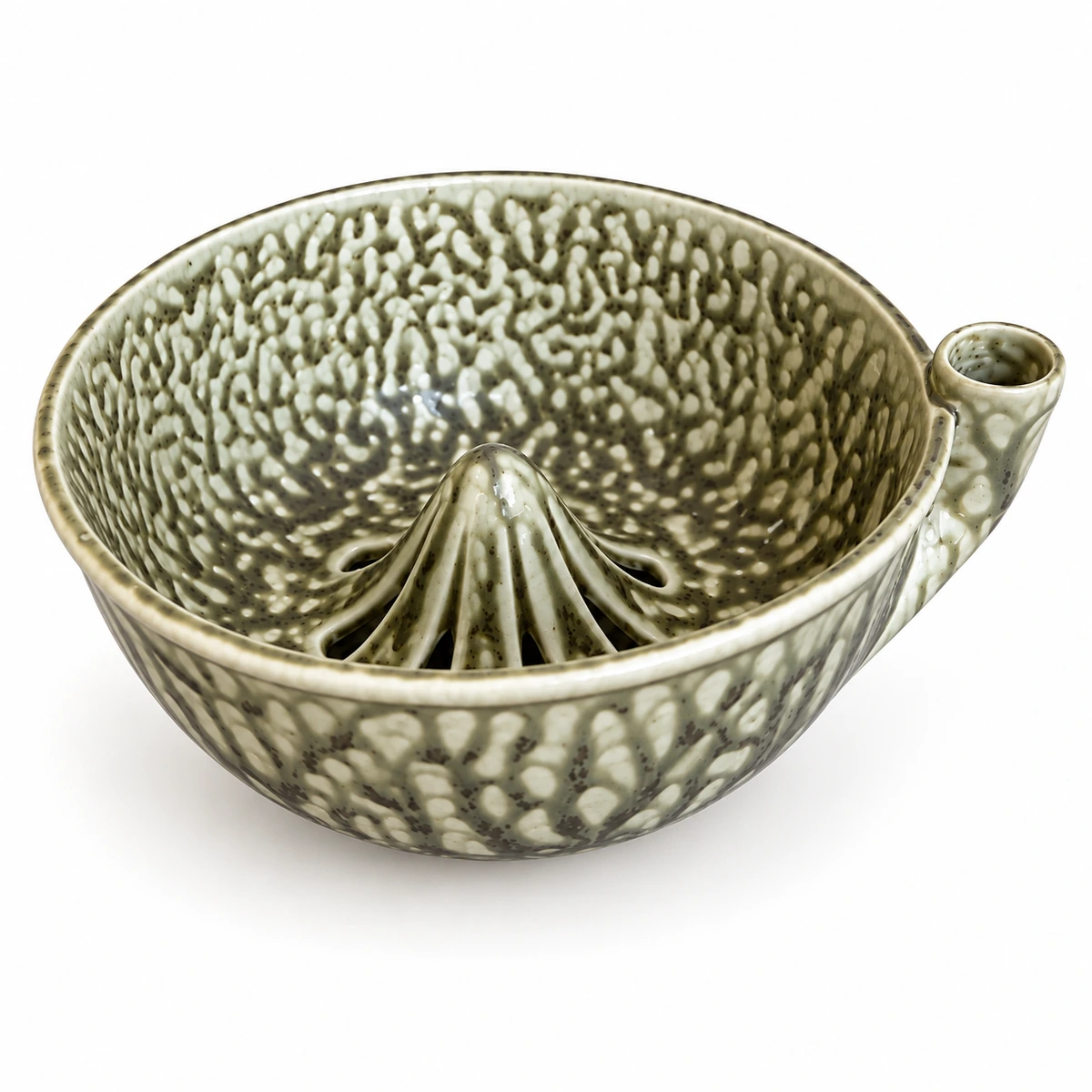 Classic Round Ceramic Berry Rinsing Bowl - Image 5